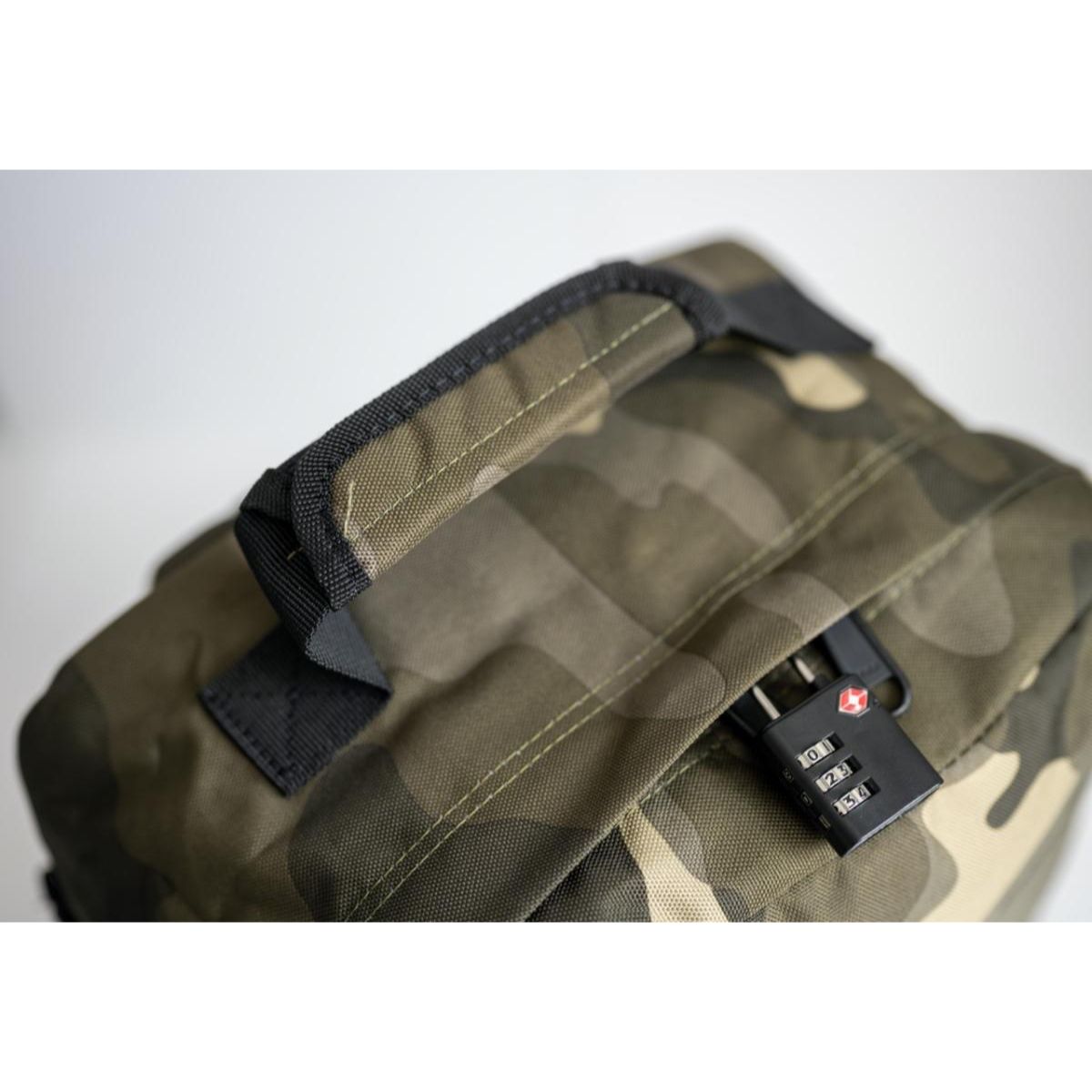 white-GUN_4485 Grande